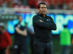 Luego de que Luis Fernando Tena quedara fuera de Chivas, Coyote, quien fungía como su auxiliar, fue reacomodado en la institución. IMAGO7