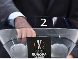 Los dos primeros de cada grupo se clasificarán para los dieciseisavos de final, que serán completados con los equipos que hayan terminado terceros de sus llaves en Champions League. AFP / H. Cunningham