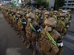 Vista de elementos del Ejército que prestarán servicio en las elecciones a partir de este sábado, cuando desde las 20:00 horas locales se active el toque de queda en Bolivia. EFE/J. Alves