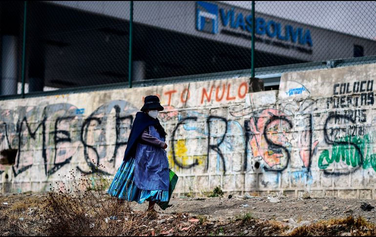 Bolivia cayó en crisis tras los fallidos comicios de hace un año. EFE