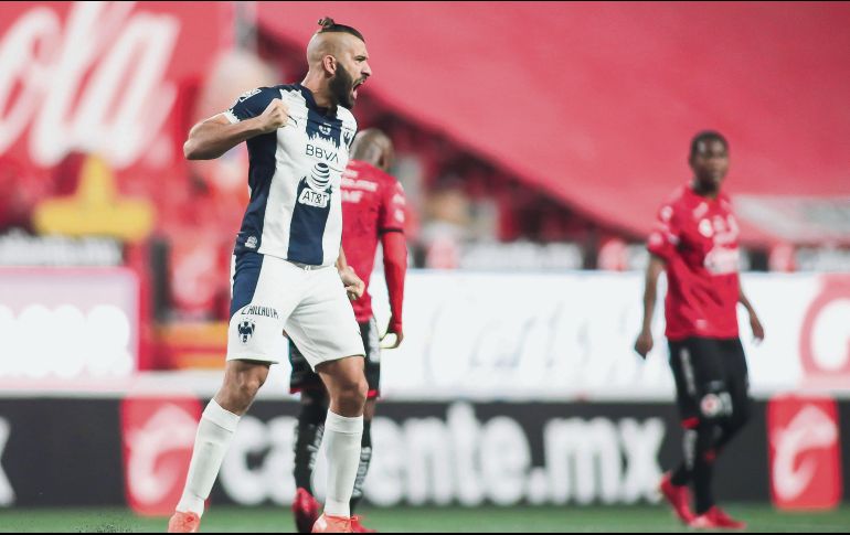 RESPONDE. Nicolás Sánchez cobró fuerte y por abajo la pena máxima que significó el triunfo. IMAGO7