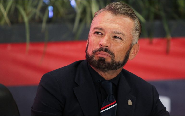 En Chivas, los jugadores poco a poco fueron perdiendo la confianza en Higuera. Imago7