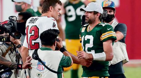 POCO VISTOS. En sus largas trayectorias, Tom Brady y Aaron Rodgers sólo se han enfrentado tres veces. AP