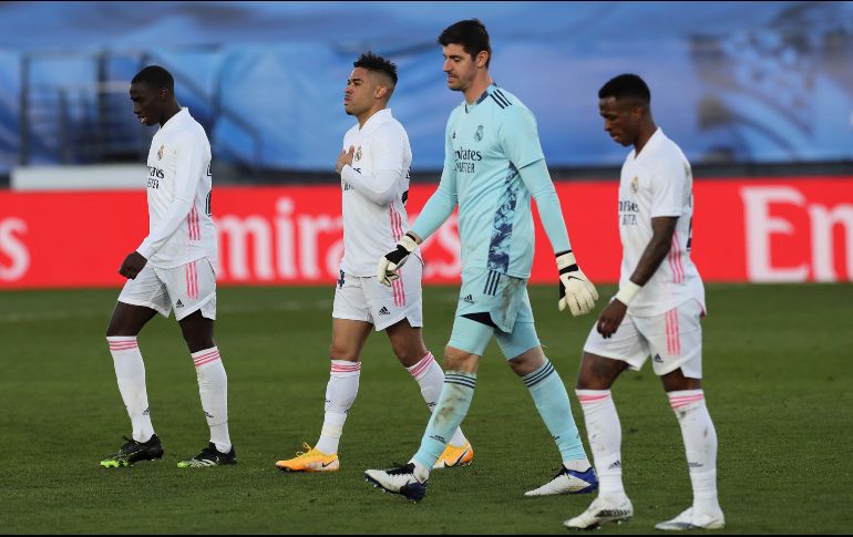 El conjunto merengue está a siete puntos del primer puesto del Atlético, que ahora tiene dos partidos disputados menos que su rival. EFE / K. Huesca