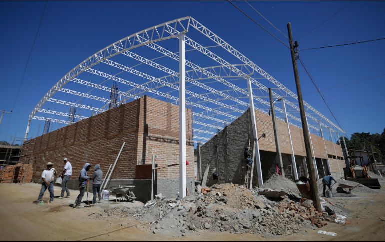 La alcaldesa, Luz Elvira Manzano, afirmó que el polideportivo se encontraba dentro del reglamento, no es así, pues no cumple con la altura ni forma del techo establecidos. EL INFORMADOR/F. Atilano