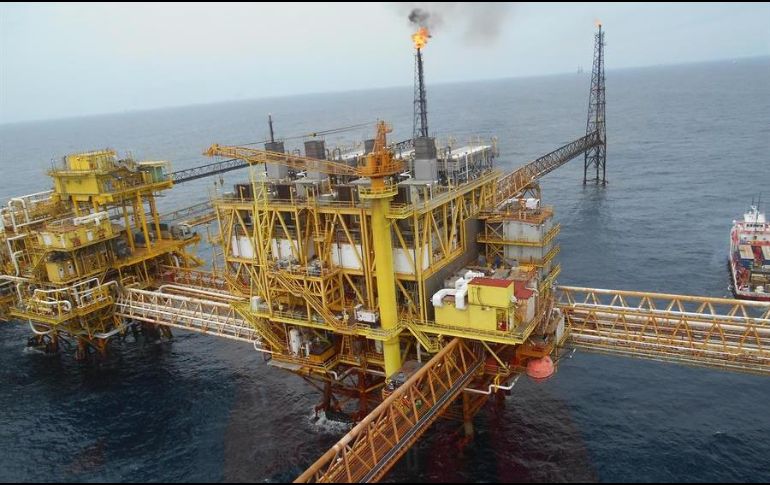 Ayer martes, Pemex informó a inversionistas que la empresa Fitch Ratings dejará de prestar sus servicios de calificación de valores a partir del 4 de marzo del 2021. EFE/ARCHIVO