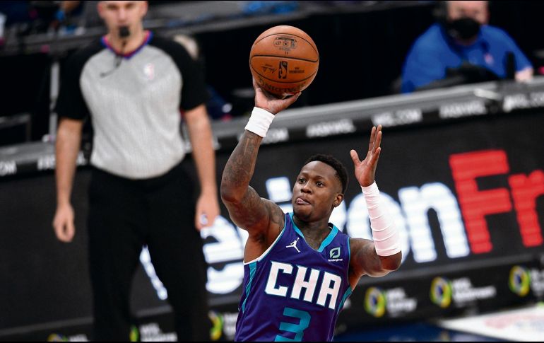 TERRY ROZIER. Fue el mayor encestador del equipo visitante al anotar 27 puntos. AP