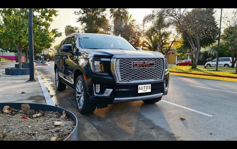 Sin duda el aspecto más atractivo de una GMC Yukon Denali está en su parrilla, en esta ocasión cuenta con una rediseñada y armoniosa estructura. EL INFORMADOR/M. Castillo
