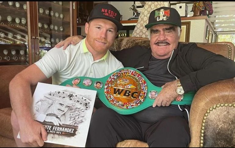 Cuando Saúl se encontraba en pleno ascenso dentro del boxeo, el “Charro de Huentitán” tuvo un detalle con el pugilista que hasta ahora es recordado con aprecio por toda la familia Álvarez.  INSTAGRAM/Canelo