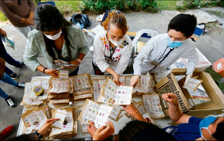 VOTACIÓN. Los mexicanos expresaron su voluntad en las urnas. EFE