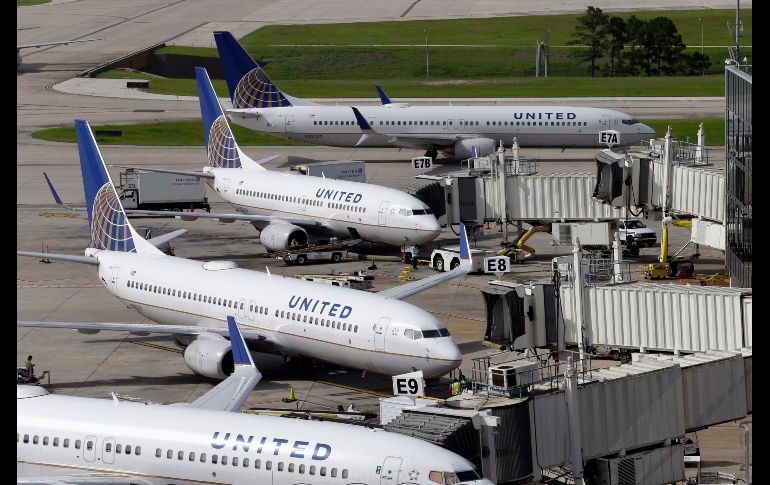 Se prevé que la recuperación de la demanda aérea mundial llegue a finales del 2022. AP/ARCHIVO