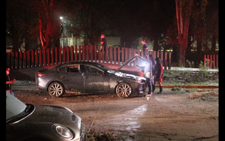 El desbordamiento ocasionó que se presentara una inundación desde la zona de Acueducto y hasta la avenida Américas. EL INFORMADOR/A. Camacho