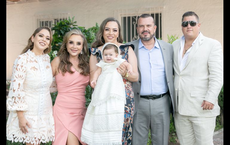 Karen Bautista, Laura Flores, Eva Amaya, Alessa Inman, Carlos Bautista y Gustavo Inman. GENTE BIEN JALISCO/ JORGE SOLTERO