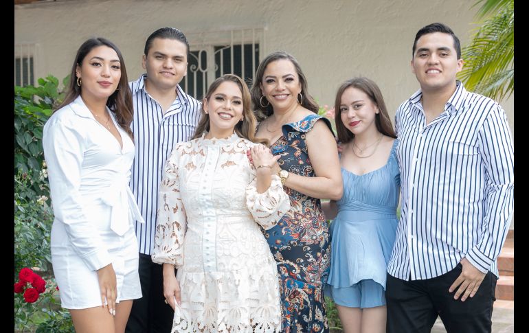 Mariana Arias, Alejandro Amaya, Karen Bautista, Eva Amaya, Jessica Torres y Sebastián Amaya. GENTE BIEN JALISCO/ JORGE SOLTERO