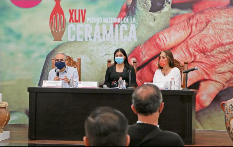 Rodo Padilla, Betsabé Almaguer y María Elena Limón. Ayer anunciaron los pormenores de la convocatoria, que tendrá un formato híbrido. ESPECIAL