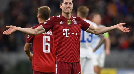 Robert Lewandowski llegó a 50 goles, convirtiéndose en el máximo goleador en lo que va del año. AFP/C. Stache