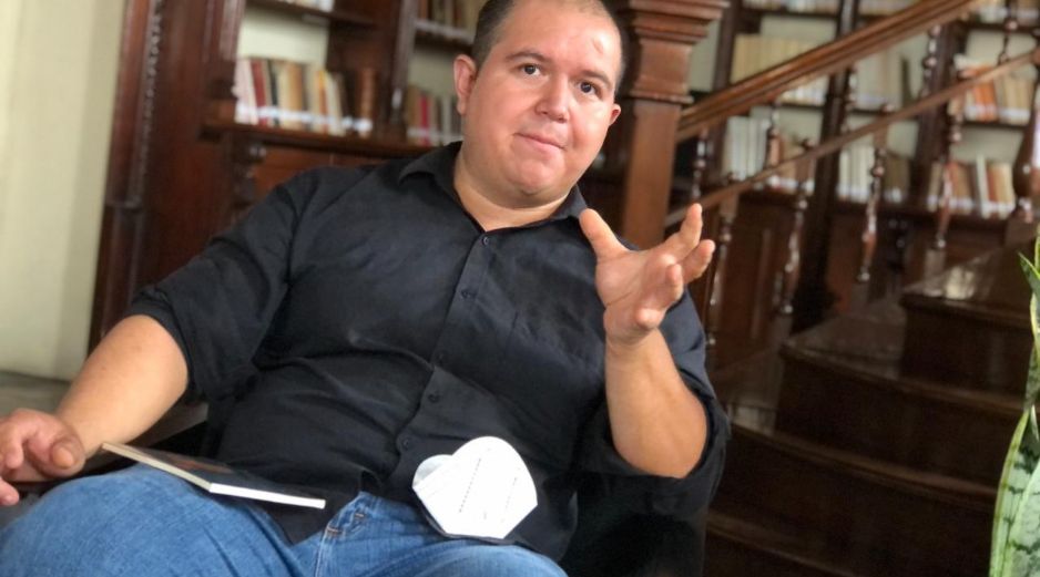 Hiram Ruvalcaba destacó que su libro de sobre todo de personas de sectores marginados. ESPECIAL