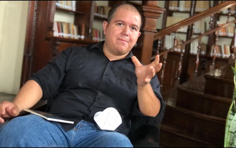 Hiram Ruvalcaba destacó que su libro de sobre todo de personas de sectores marginados. ESPECIAL