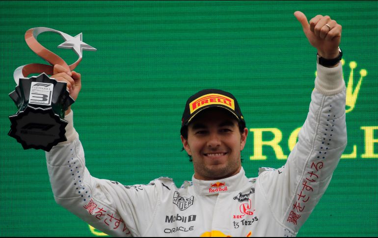 Pese al podio, Pérez se mantiene en el quinto lugar del Campeonato de Pilotos. AP /U. Bektas