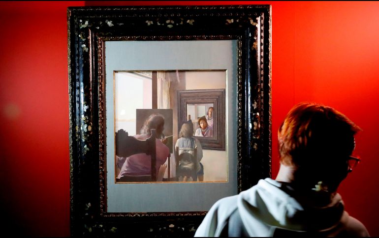 Maravillados. Los asistentes podrán observar la fascinación que Dalí sentía por Gala, a quien interpretó de varias formas en su arte. EFE