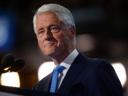 Bill Clinton, de 75 años, abandonó el hospital californiano poco después de las 8:00 hora local. AFP / R. Beck