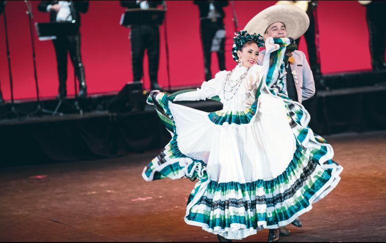Ballet folklórico nuevo jalisco. La compañía celebra lo más colorido de nuestras tradiciones con este espectáculo. Cortesía
