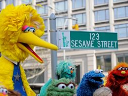 El personaje de Plaza Sésamo recibió su vacuna anticovid, pero Cruz no tardó en dar otro enfoque. AFP / S. Honda