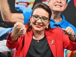 Xiomara Castro festeja en la sede de su partido en Tegucigalpa, tras las elecciones en Honduras. AFP/L. Acosta