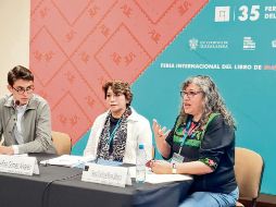 En la FIL. En el evento estuvo la titular de la SEP, Delfina Gómez (centro). Especial