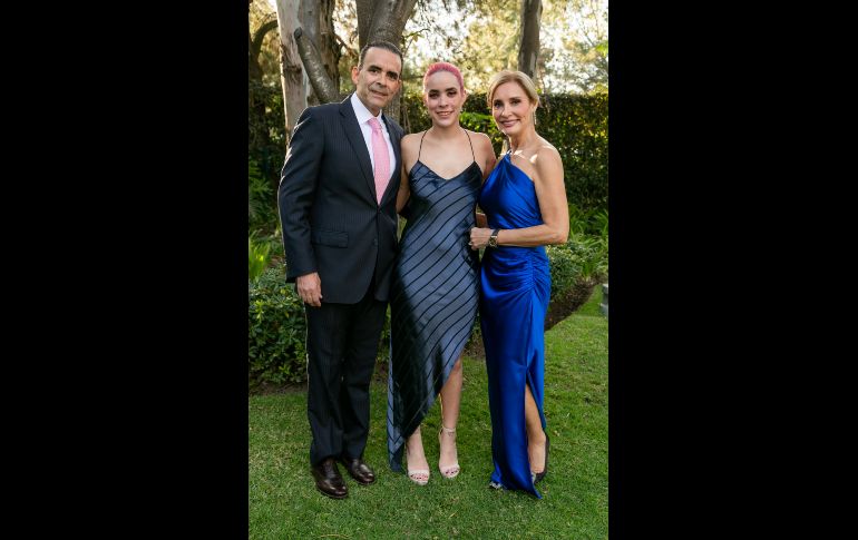 Alfonso González, Andrea González y Celina de González. GENTE BIEN JALISCO/JORGE SOLTERO