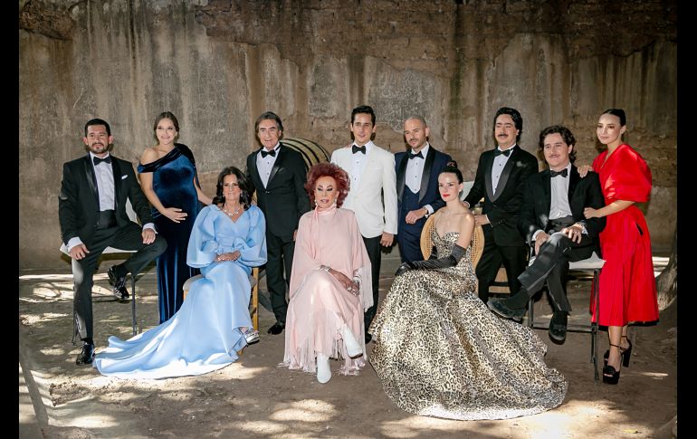 Rodrigo Mora, Juan Pablo Orendain, Ximena González, Catu Mora, Fernando Mora y Camila Urrea. GENTE BIEN JALISCO/JORGE SOLTERO