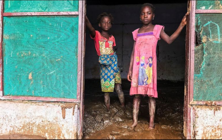 En los últimos años, la zona del sur de África ha sido afectada en por violentas tormentas que han obligado a la gente a abandonar sus hogares. EFE/ A. CATUEIRA