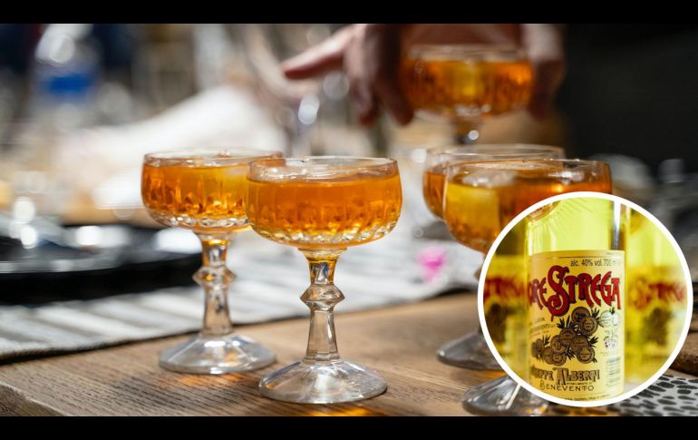 Según una leyenda, el Licor Strega fue creado por brujas italianas como una pócima para enamorar a la persona que la beba. UNSPLASH/ PAUL EINERHAND