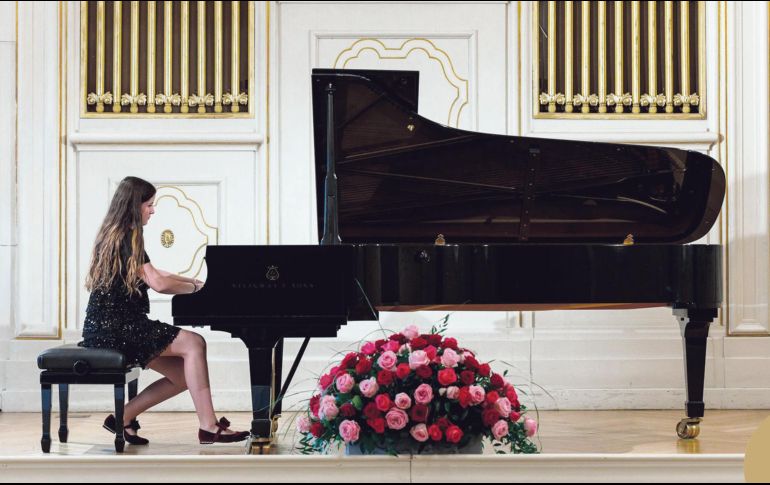 María Hanneman. Con 15 años de edad ha conquistado imponentes lugares como el Palacio de Bellas Artes o el Carnegie Hall. ESPECIAL