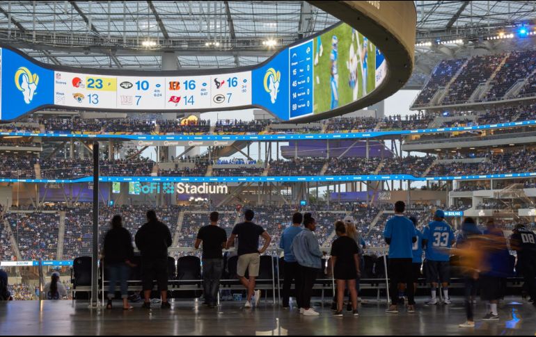 La pantalla tiene más de 260 altavoces integrados en su estructura y más 11 kilómetros de cable de altavoz para conectarlos. ESPECIAL