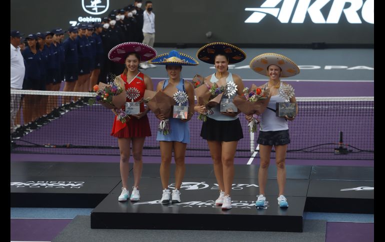 Lin Zhu, Xinyu Wang, Lidziya Morozava y Kaitlyn Christian. GENTE BIEN JALISCO/CLAUDIO JIMENO