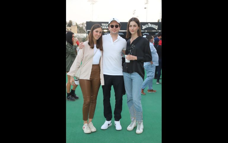 Fernanda Tovar, Arturo Méndez y Renata Tovar. GENTE BIEN JALISCO/CLAUDIO JIMENO