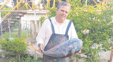Carlos Alberto Escamilla. El artista plástico mexicano gusta de trabajar los colores y las formas, pues son una puerta a un mundo de ensueños. ESPECIAL