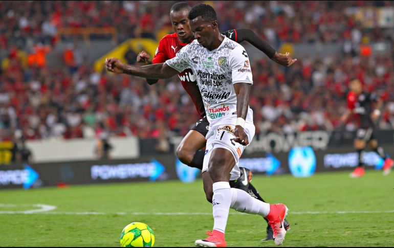 OLVIDADOS. Jaguares en su último partido de la Liga MX en el Estadio Jalisco frente a Atlas. Imago7