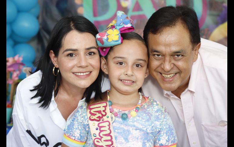 Paulina Corella, Paulina Cosío Corella y Salvador Cosío Gaona. GENTE BIEN JALISCO/CLAUDIO JIMENO