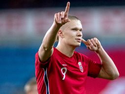 Erling Haaland será uno de los cracks que tendrá que ver el Mundial de Qatar 2022 desde su casa. EFE/J. Parsa