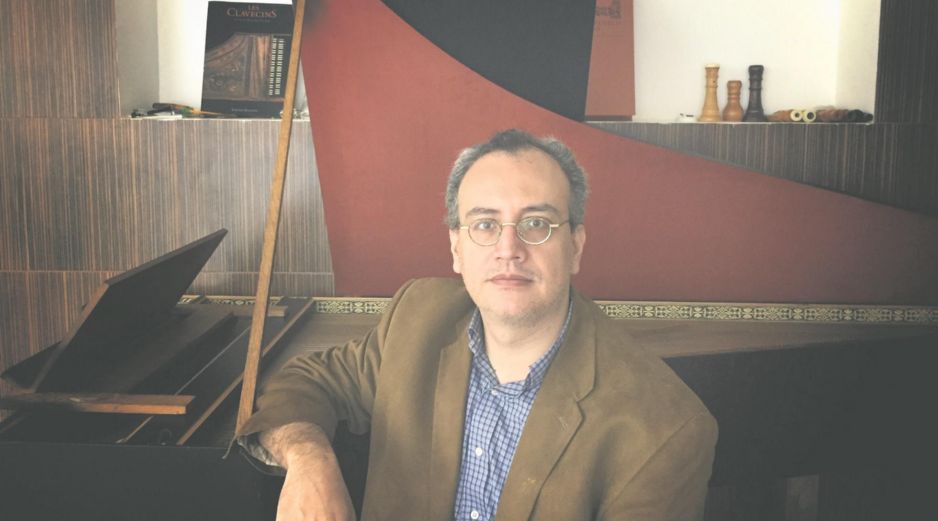 Raúl Moncada comparte que tiene una beca para tocar toda la obra de Johann Sebastian Bach para clavecín. ESPECIAL