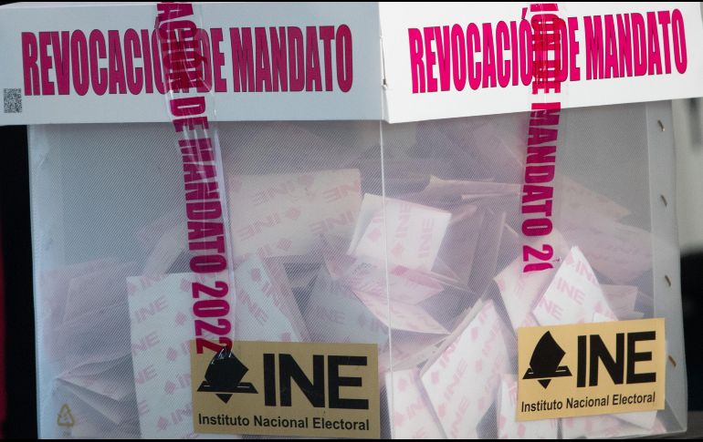 Las cifras oficiales dadas a conocer esta tarde en el INE revelan solamente emitieron su sufragio menos del 50 por ciento. EFE / I. Esquivel