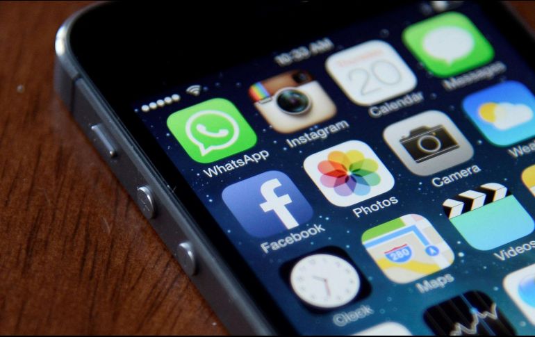 Además de su versión más conocida en celular, existe la versión de Whatsapp Web, la cuál se puede utilizar cuando vinculas tú celular con la computadora. ARCHIVO / EL INFORMADOR