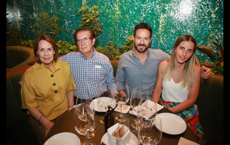 María Guadalupe López, Agripin Martín, Raúl Martín y Mara Mar Medina. GENTE BIEN JLISCO/Tony Martínez