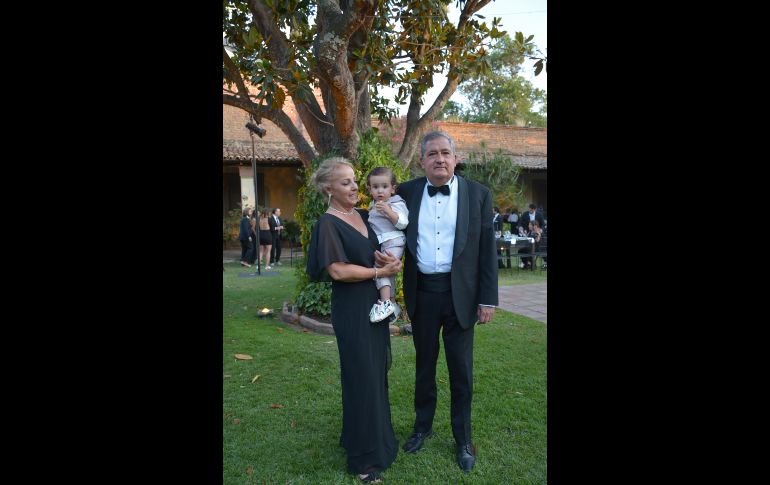 Ana Laura Flores, León Hermosillo Vergara y Juan Carlos Vergara. GENTE BIEN JALISCO/Marifer Rached