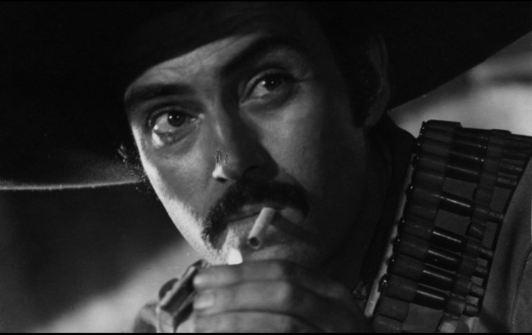 Bastaba que Pedro Armendáriz, arqueara las cejas y fijara su mirada para que cualquier mujer cayera seducida ante él.EFE / ARCHIVO