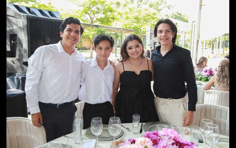 Emiliano Flores, Alan García, Karen Barreto y Sebastián Mendoza. GENTE BIEN JALISCO/ Antonio Martínez