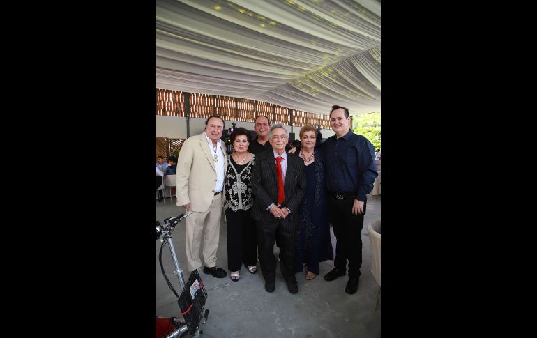 Enrique Michel Velasco, Cecilia Michel Velasco, Alberto Barreto, Alberto Barreto, Lita Michel Velasco y Jorge Barreto. GENTE BIEN JALISCO/ Antonio Martínez