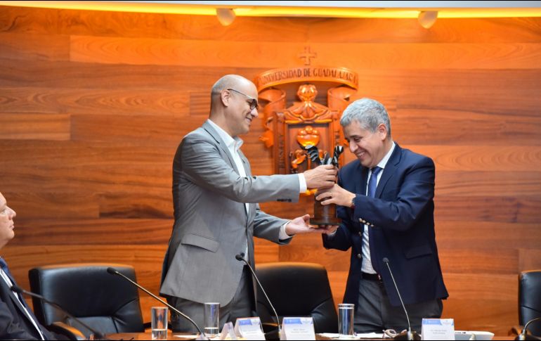 El vicerrector, Héctor Raúl Solís, habló de la importancia de defender la profesión del periodismo en aras de una sociedad más democrática. ESPECIAL/UdeG